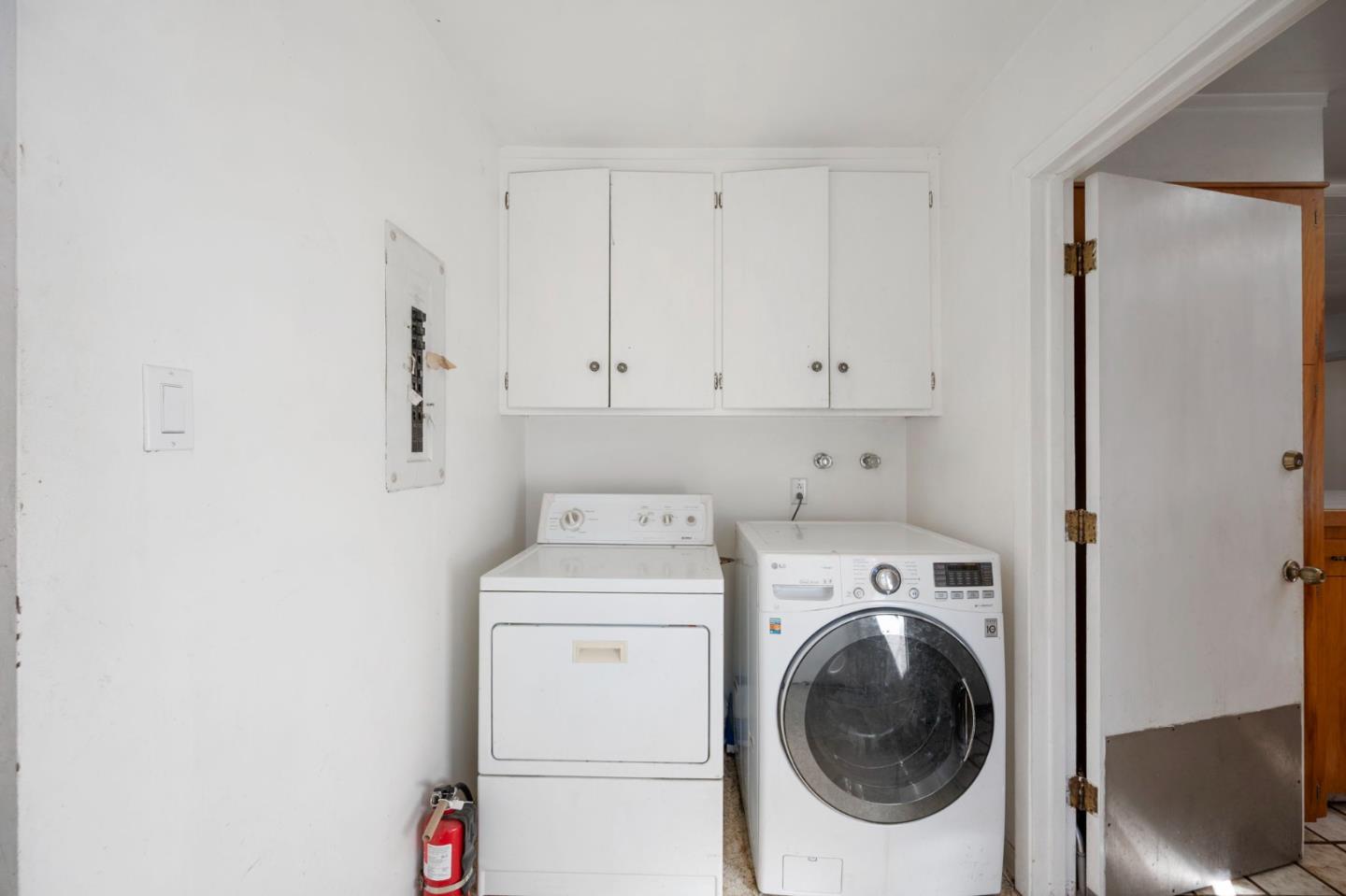 Detail Gallery Image 14 of 47 For 70 Tiptoe Ln, Burlingame,  CA 94010 - 3 Beds | 2 Baths