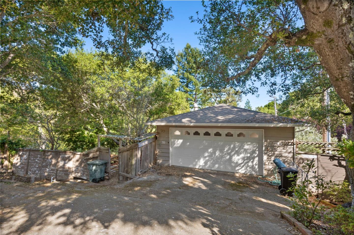 Detail Gallery Image 2 of 47 For 70 Tiptoe Ln, Burlingame,  CA 94010 - 3 Beds | 2 Baths