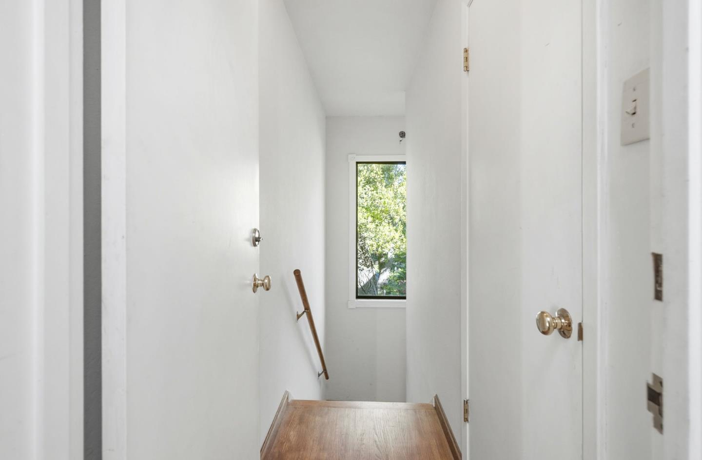 Detail Gallery Image 21 of 47 For 70 Tiptoe Ln, Burlingame,  CA 94010 - 3 Beds | 2 Baths