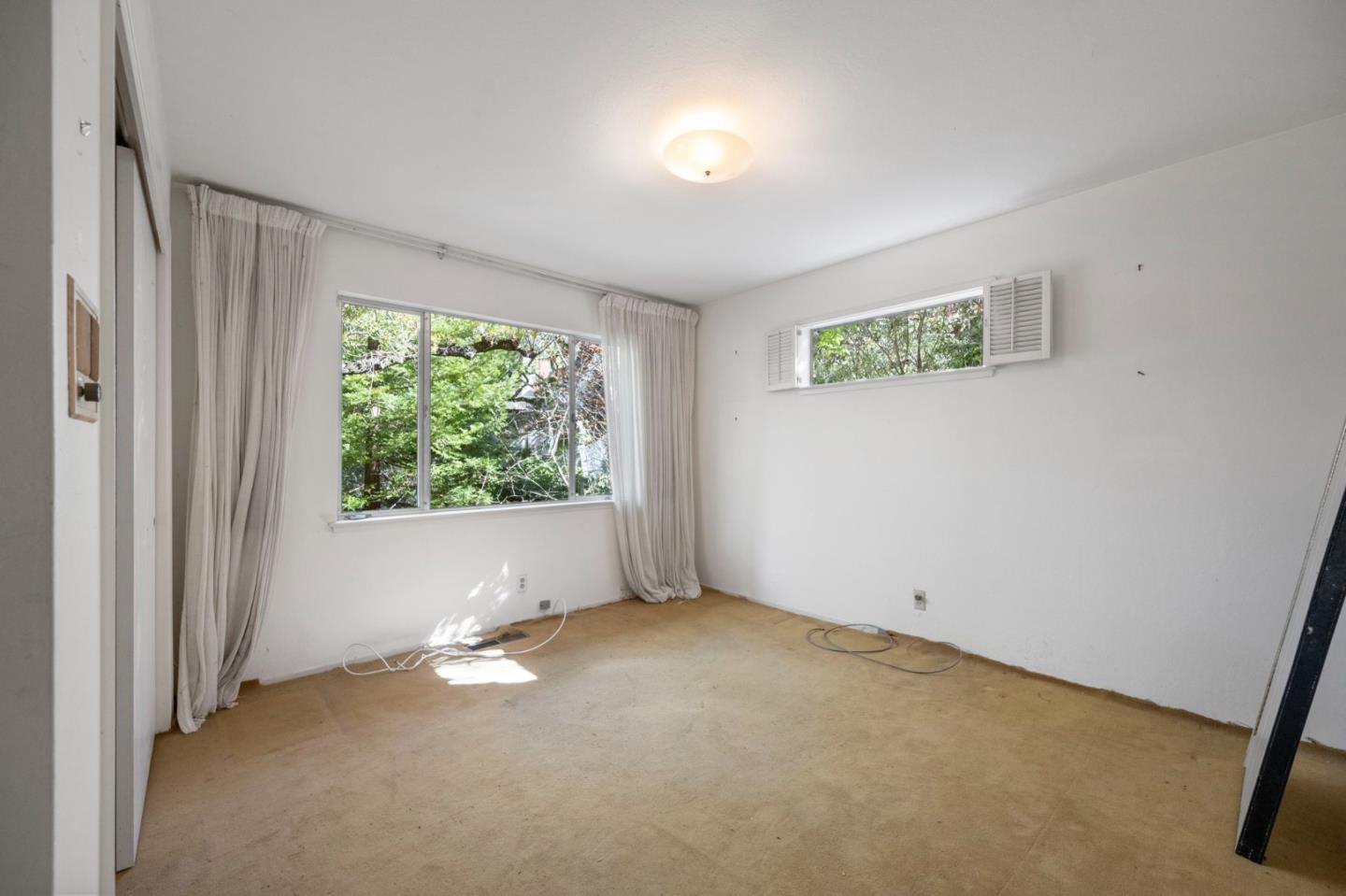 Detail Gallery Image 23 of 47 For 70 Tiptoe Ln, Burlingame,  CA 94010 - 3 Beds | 2 Baths