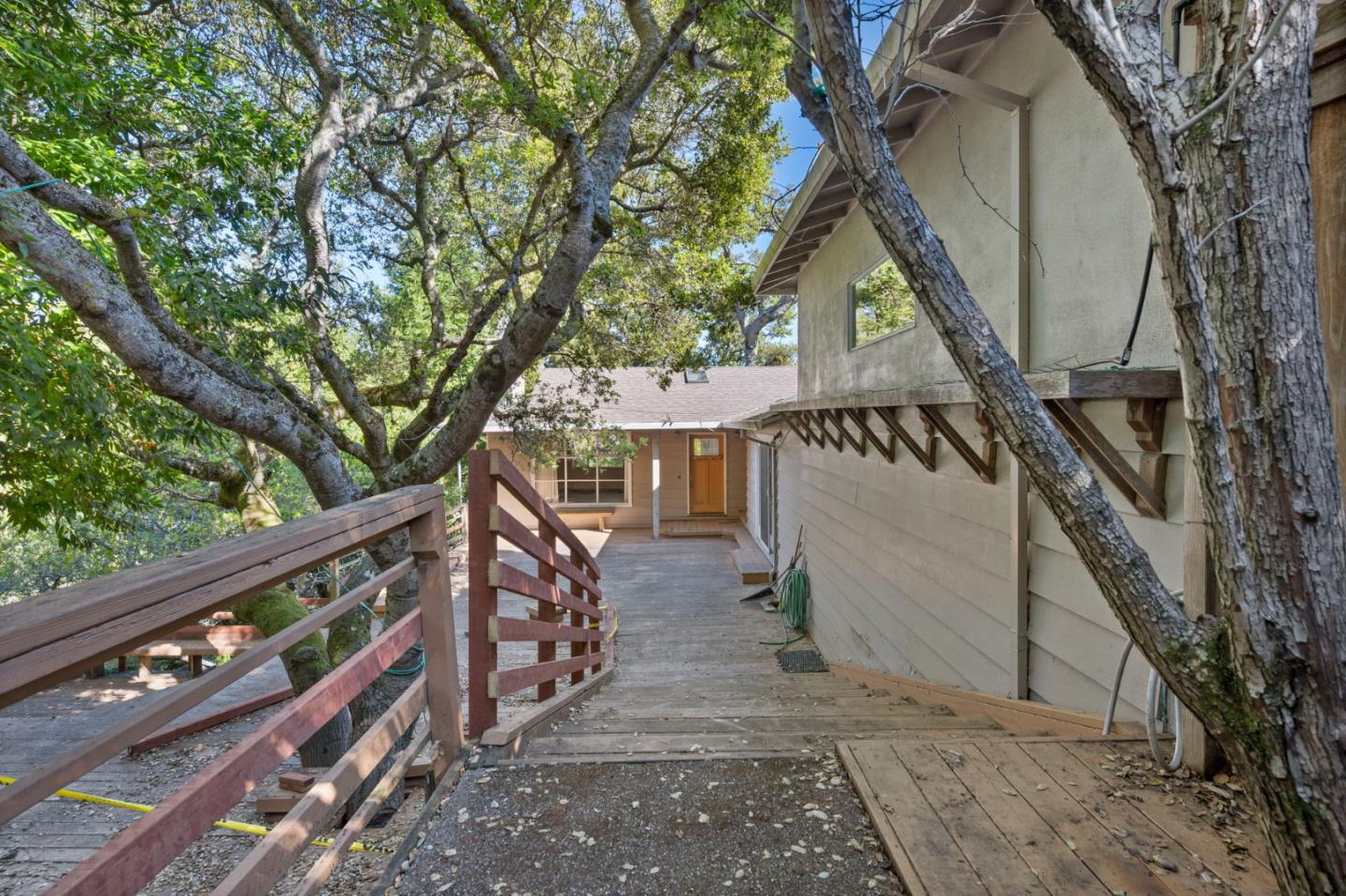 Detail Gallery Image 3 of 47 For 70 Tiptoe Ln, Burlingame,  CA 94010 - 3 Beds | 2 Baths