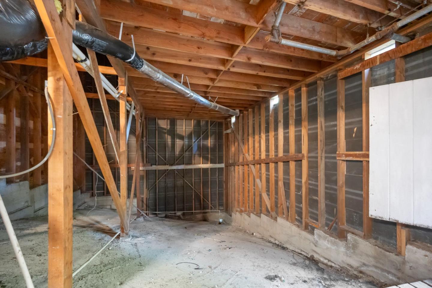 Detail Gallery Image 30 of 47 For 70 Tiptoe Ln, Burlingame,  CA 94010 - 3 Beds | 2 Baths