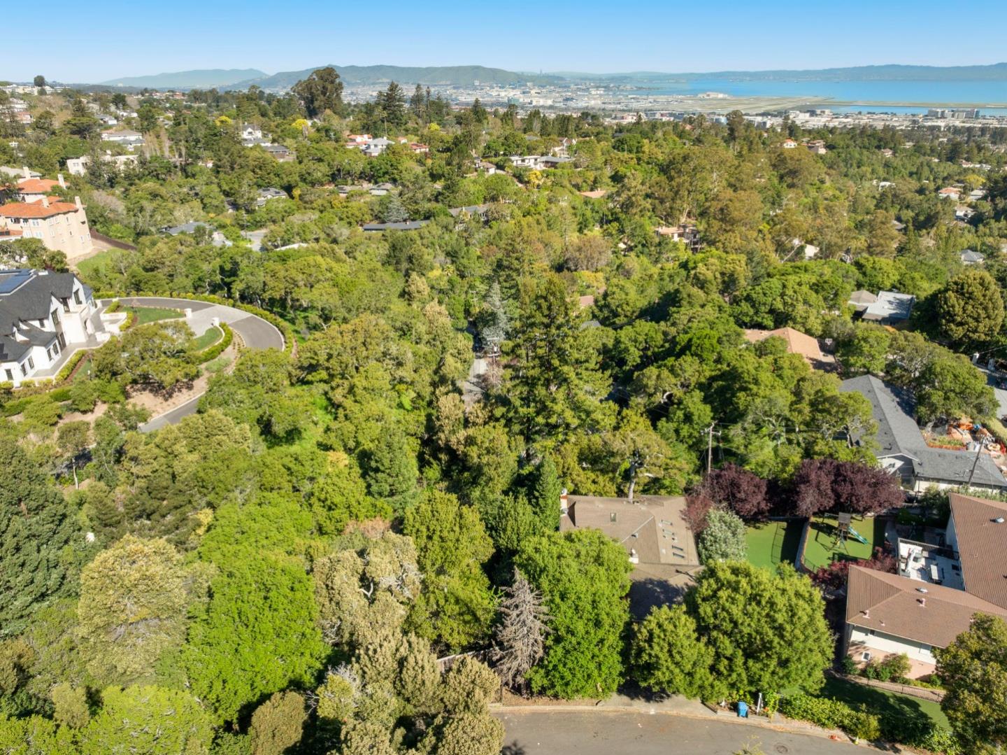 Detail Gallery Image 46 of 47 For 70 Tiptoe Ln, Burlingame,  CA 94010 - 3 Beds | 2 Baths