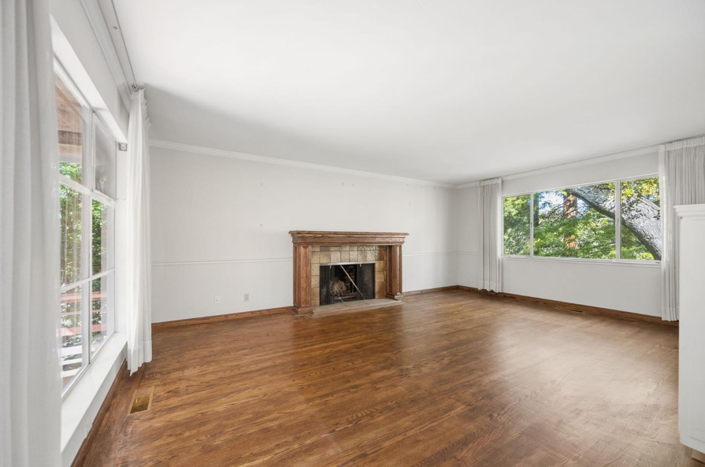 Detail Gallery Image 7 of 47 For 70 Tiptoe Ln, Burlingame,  CA 94010 - 3 Beds | 2 Baths