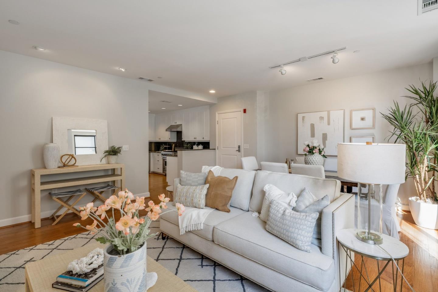 Detail Gallery Image 4 of 42 For 800 High St #216,  Palo Alto,  CA 94301 - 3 Beds | 2 Baths