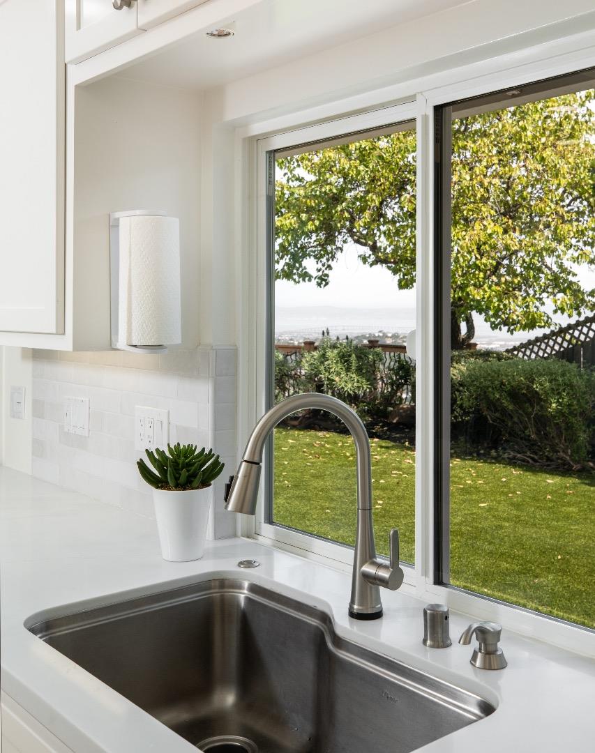 Detail Gallery Image 7 of 32 For 3342 Melendy Dr, San Carlos,  CA 94070 - 4 Beds | 2/1 Baths