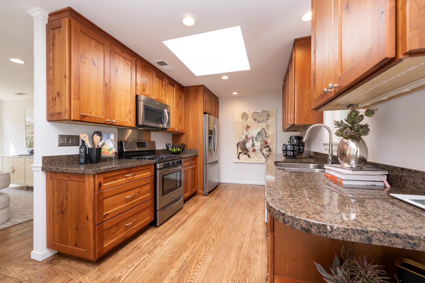 Detail Gallery Image 10 of 25 For 3 Delmar Ct, Redwood City,  CA 94063 - 3 Beds | 1 Baths