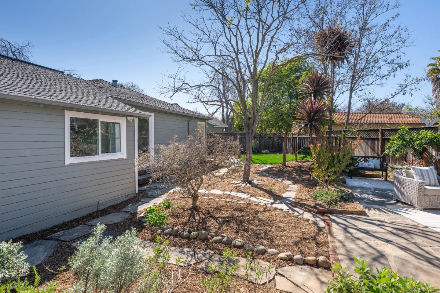 Detail Gallery Image 21 of 25 For 3 Delmar Ct, Redwood City,  CA 94063 - 3 Beds | 1 Baths