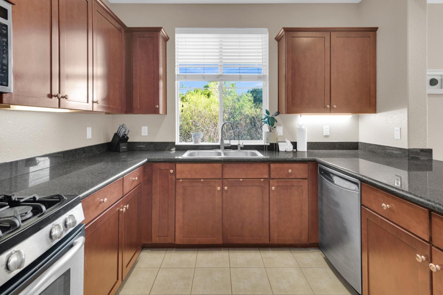 Detail Gallery Image 10 of 27 For 3592 Broad St #204,  San Luis Obispo,  CA 93401 - 2 Beds | 2 Baths