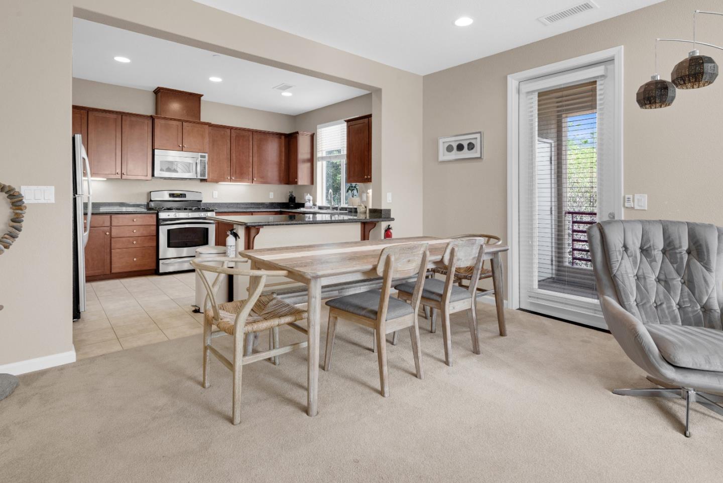 Detail Gallery Image 4 of 27 For 3592 Broad St #204,  San Luis Obispo,  CA 93401 - 2 Beds | 2 Baths