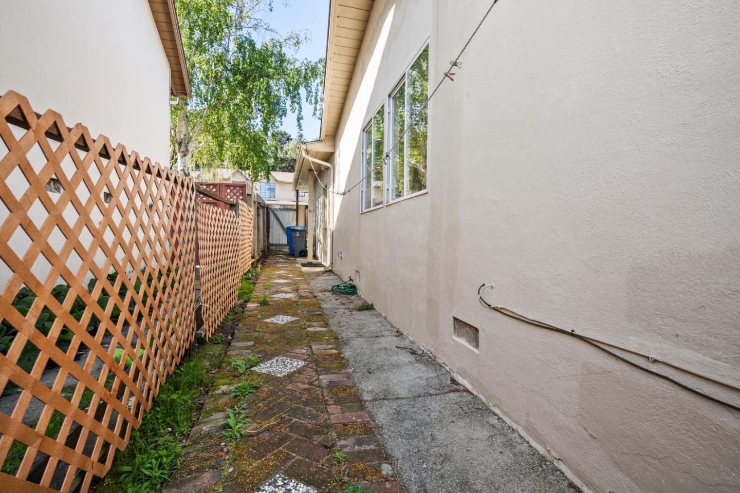 Detail Gallery Image 33 of 38 For 486 Hawthorne Ave, San Bruno,  CA 94066 - 3 Beds | 2 Baths