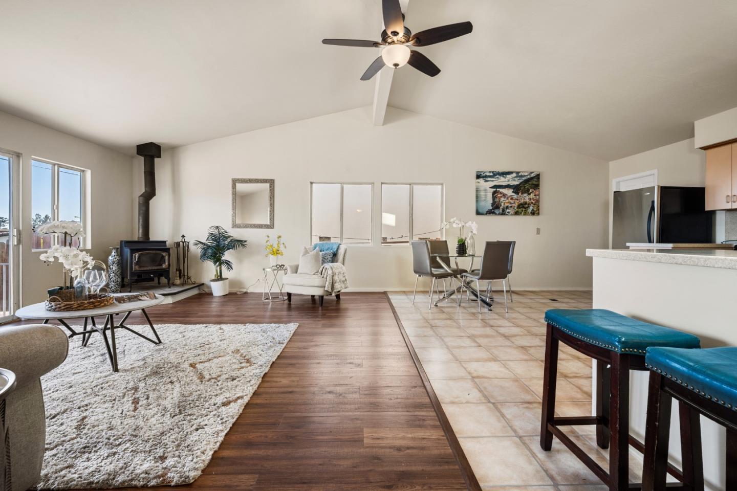 Detail Gallery Image 4 of 38 For 486 Hawthorne Ave, San Bruno,  CA 94066 - 3 Beds | 2 Baths