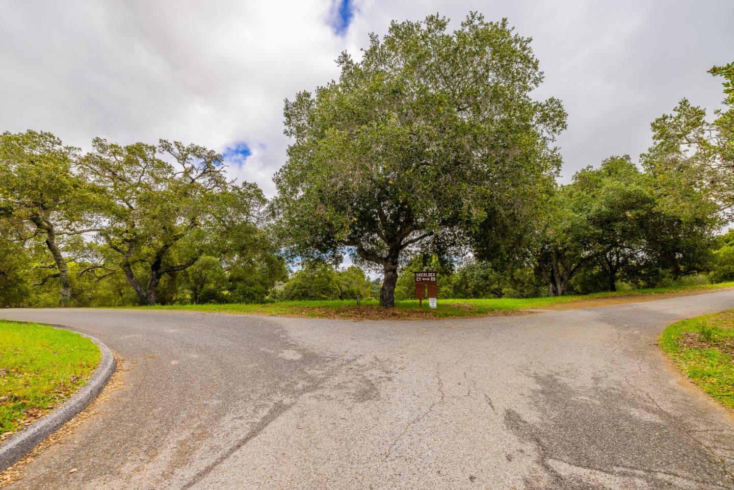 Detail Gallery Image 11 of 14 For 27388 Sherlock Ct, Los Altos,  CA 94022 - – Beds | – Baths