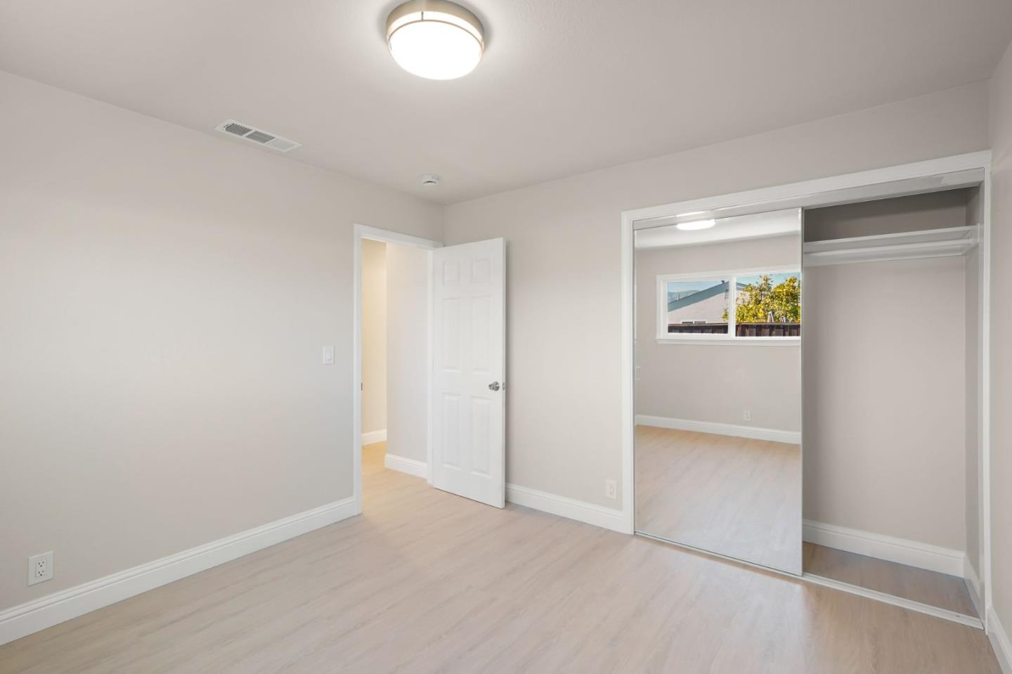 Detail Gallery Image 14 of 30 For 2690 Mclaughlin Ave, San Jose,  CA 95121 - 3 Beds | 2 Baths