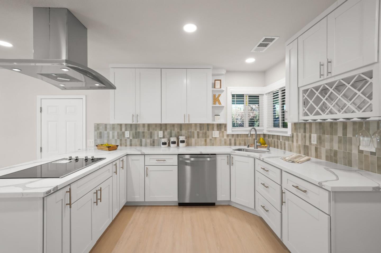 Detail Gallery Image 3 of 30 For 2690 Mclaughlin Ave, San Jose,  CA 95121 - 3 Beds | 2 Baths