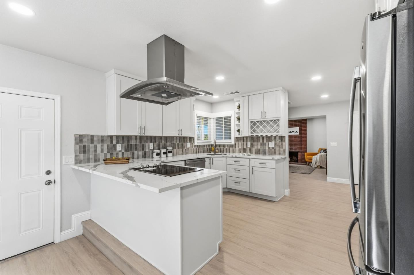 Detail Gallery Image 6 of 30 For 2690 Mclaughlin Ave, San Jose,  CA 95121 - 3 Beds | 2 Baths