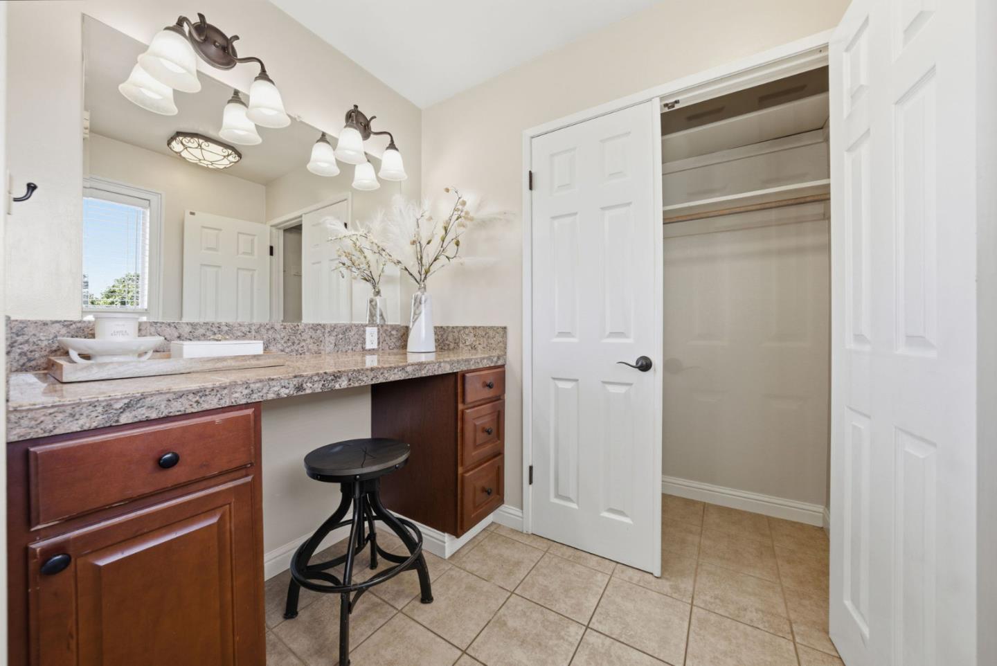 Detail Gallery Image 14 of 25 For 2643 Hill Park Dr, San Jose,  CA 95124 - 6 Beds | 2/1 Baths