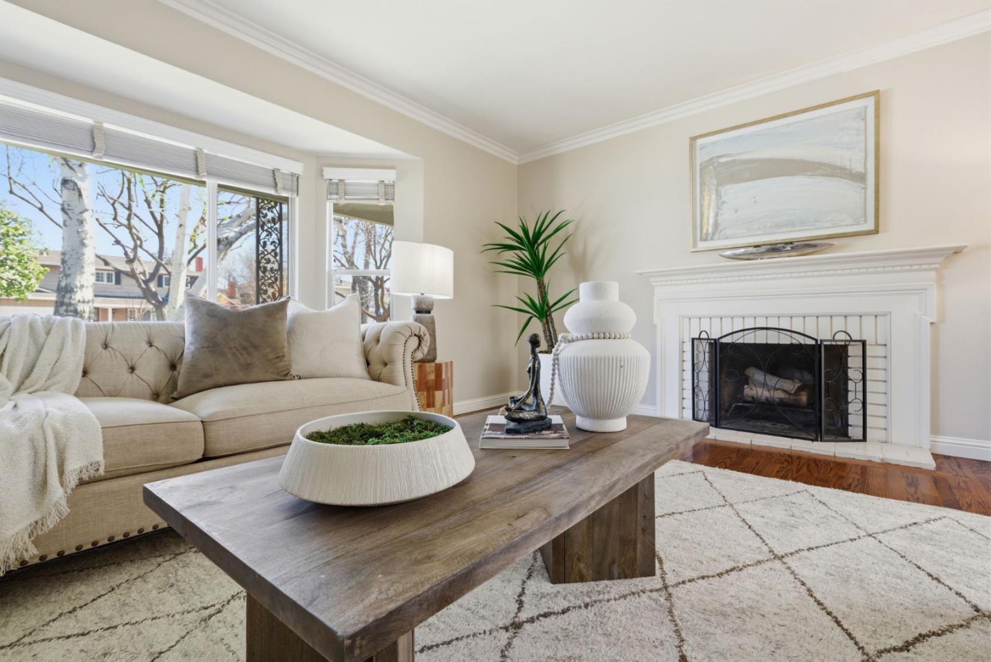 Detail Gallery Image 3 of 25 For 2643 Hill Park Dr, San Jose,  CA 95124 - 6 Beds | 2/1 Baths