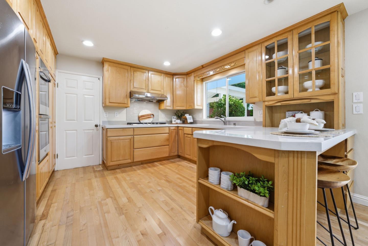 Detail Gallery Image 7 of 25 For 2643 Hill Park Dr, San Jose,  CA 95124 - 6 Beds | 2/1 Baths