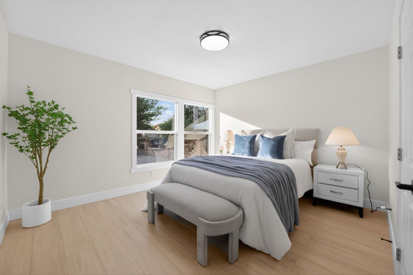 Detail Gallery Image 11 of 21 For 1150 Sevier Ave, Menlo Park,  CA 94025 - 4 Beds | 2 Baths