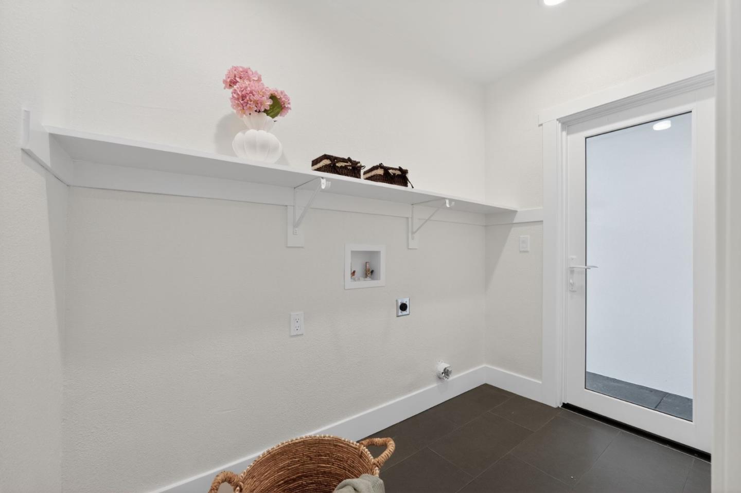 Detail Gallery Image 8 of 21 For 1150 Sevier Ave, Menlo Park,  CA 94025 - 4 Beds | 2 Baths