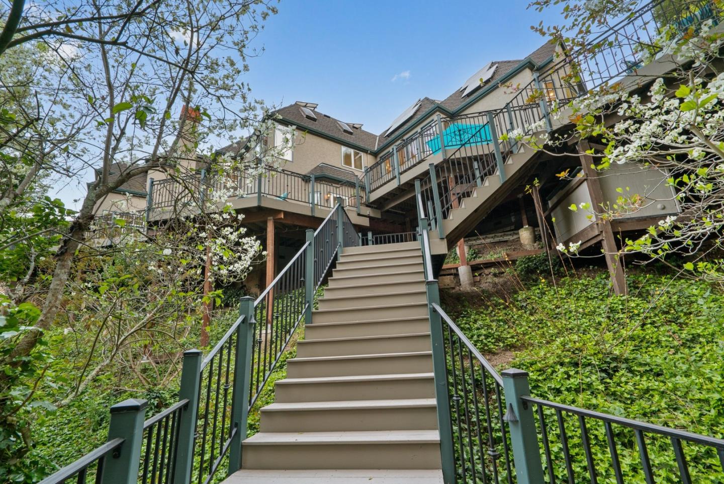 Detail Gallery Image 111 of 139 For 113 Lauren Cir, Scotts Valley,  CA 95066 - 5 Beds | 3/1 Baths