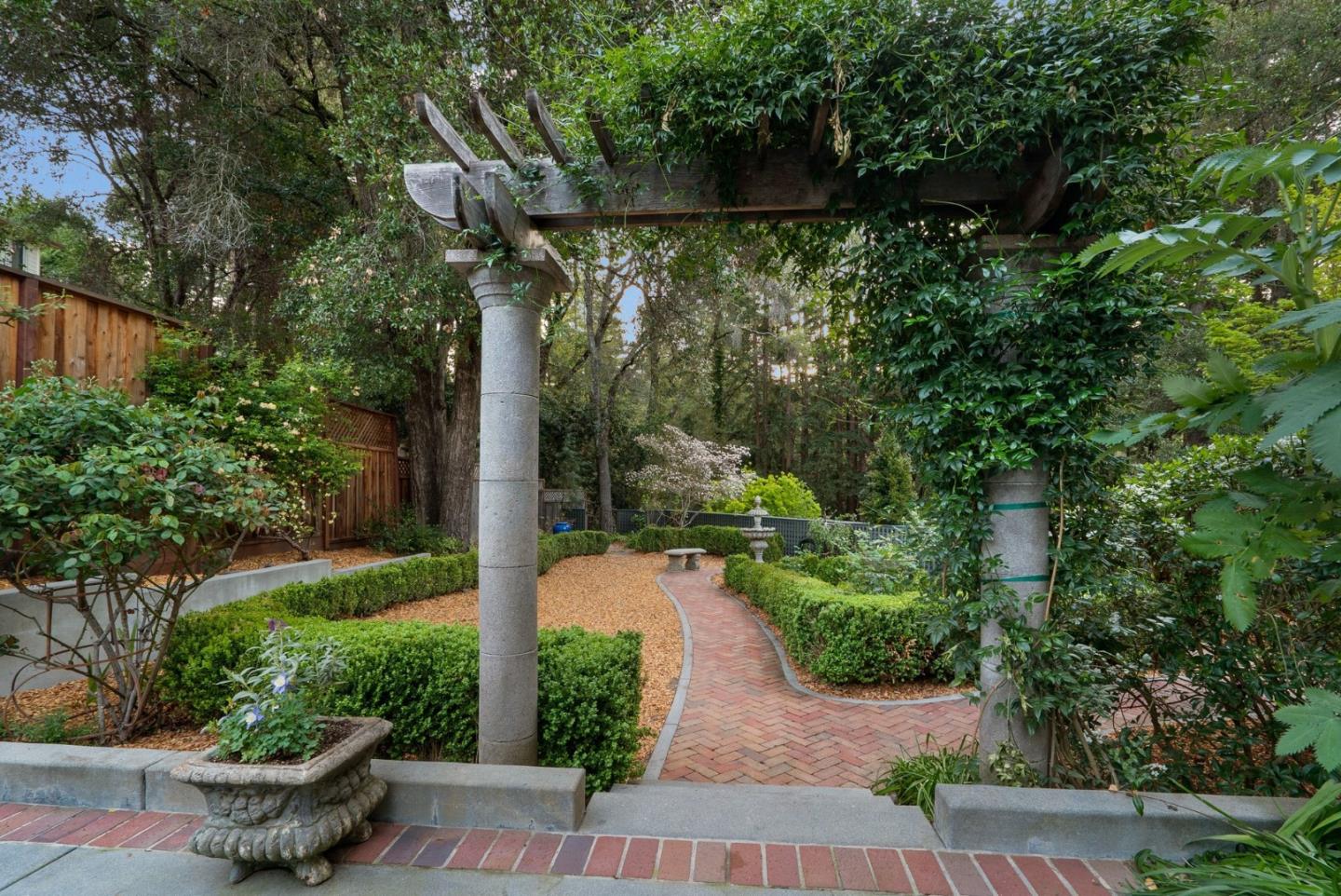 Detail Gallery Image 124 of 139 For 113 Lauren Cir, Scotts Valley,  CA 95066 - 5 Beds | 3/1 Baths