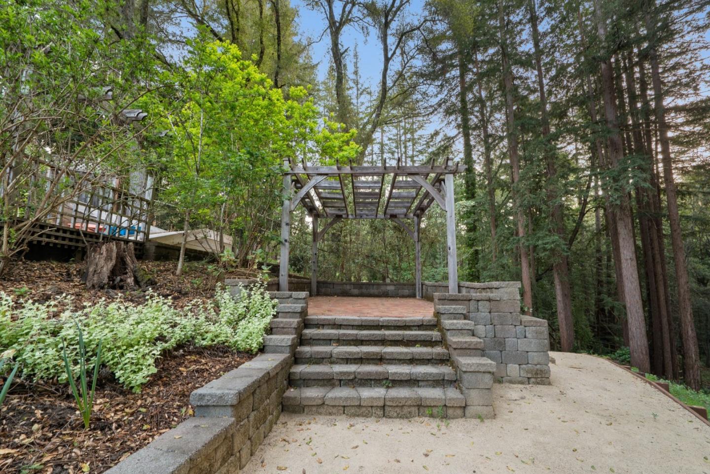 Detail Gallery Image 131 of 139 For 113 Lauren Cir, Scotts Valley,  CA 95066 - 5 Beds | 3/1 Baths