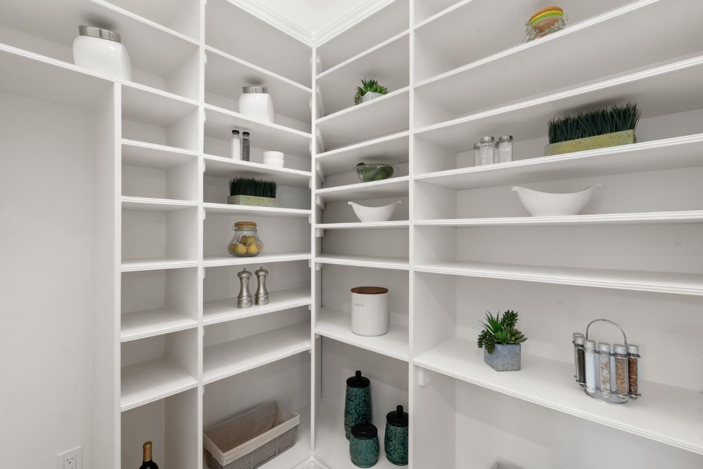 Detail Gallery Image 39 of 139 For 113 Lauren Cir, Scotts Valley,  CA 95066 - 5 Beds | 3/1 Baths