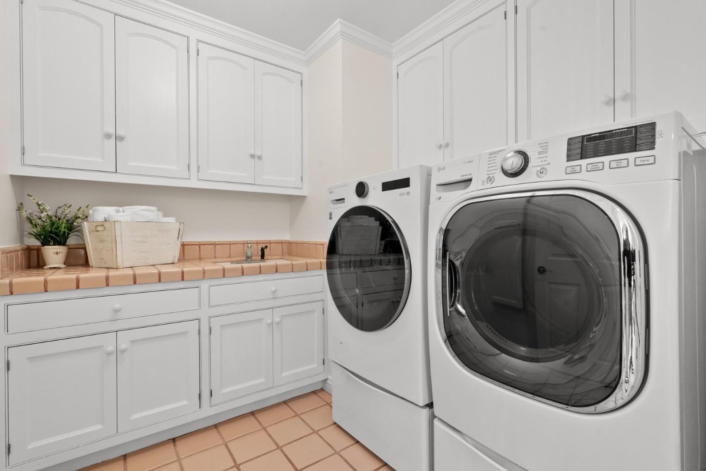 Detail Gallery Image 87 of 139 For 113 Lauren Cir, Scotts Valley,  CA 95066 - 5 Beds | 3/1 Baths