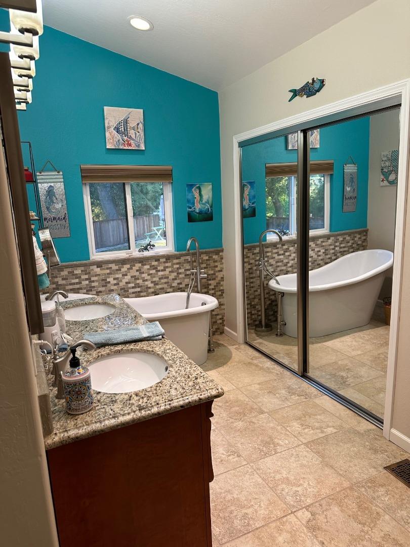 Detail Gallery Image 11 of 16 For 17109 Shady Lane Dr, Morgan Hill,  CA 95037 - 3 Beds | 2 Baths