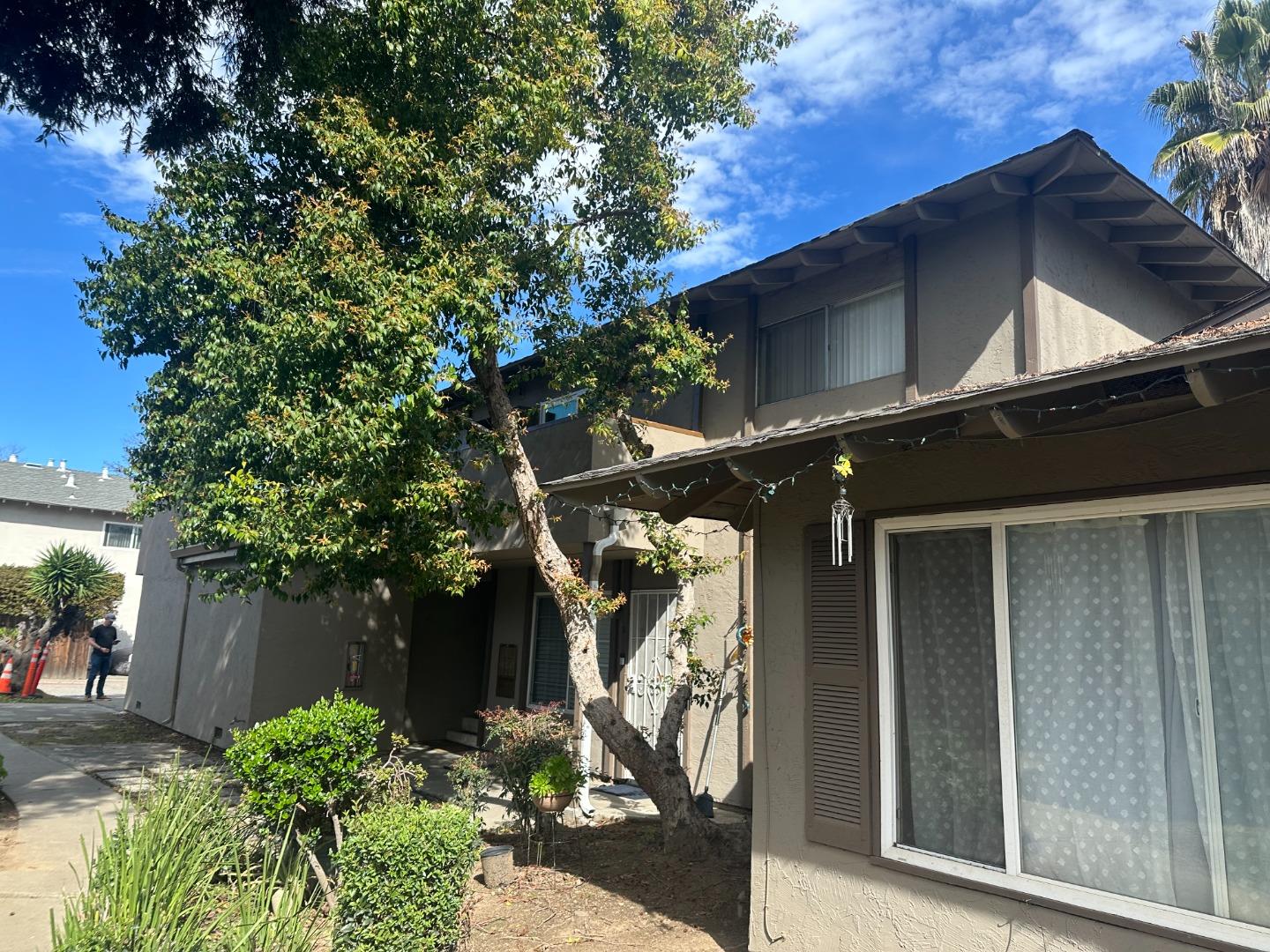 Detail Gallery Image 3 of 8 For 1759 Stokes St, San Jose,  CA 95126 - – Beds | – Baths