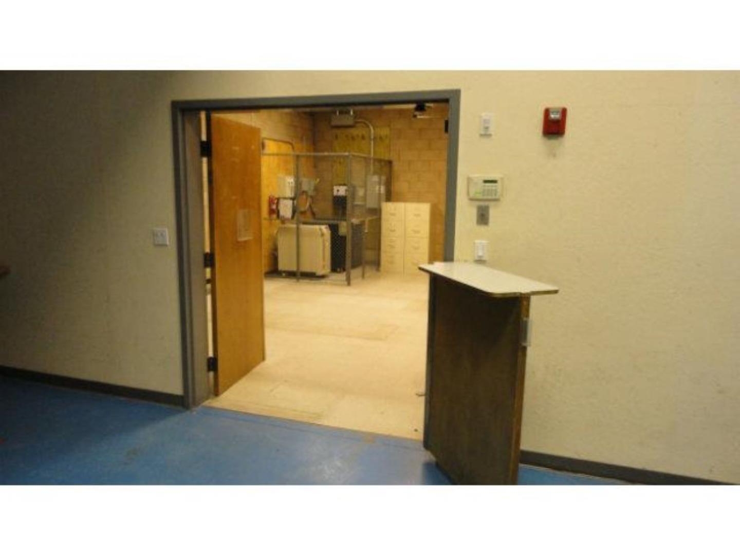 Detail Gallery Image 6 of 20 For 1009 S Claremont St, San Mateo,  CA 94402 - – Beds | – Baths