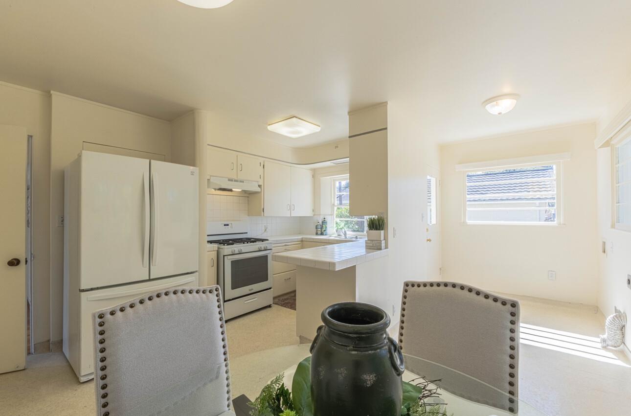 Detail Gallery Image 10 of 35 For 665 Hillcrest Ave, Pacific Grove,  CA 93950 - 3 Beds | 2 Baths
