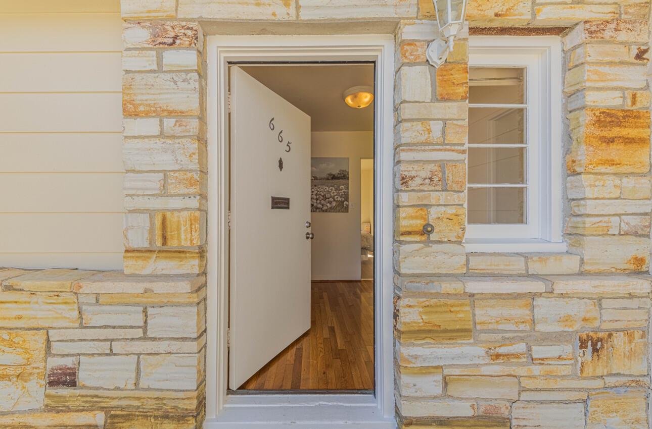 Detail Gallery Image 3 of 35 For 665 Hillcrest Ave, Pacific Grove,  CA 93950 - 3 Beds | 2 Baths