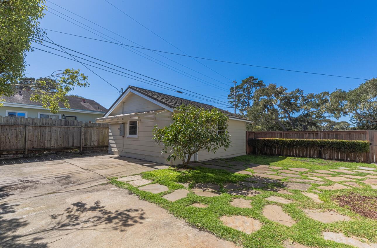 Detail Gallery Image 31 of 35 For 665 Hillcrest Ave, Pacific Grove,  CA 93950 - 3 Beds | 2 Baths