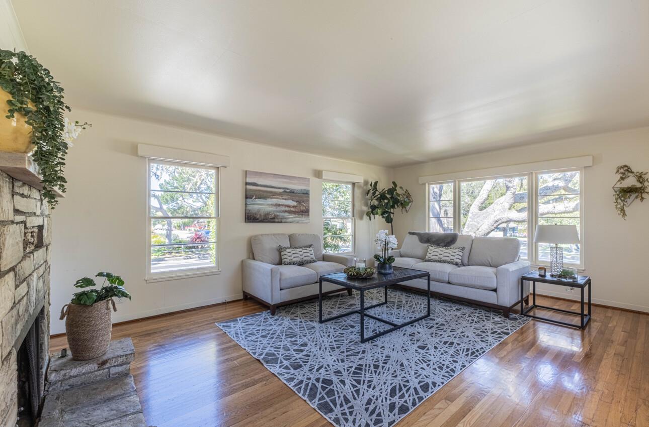 Detail Gallery Image 5 of 35 For 665 Hillcrest Ave, Pacific Grove,  CA 93950 - 3 Beds | 2 Baths