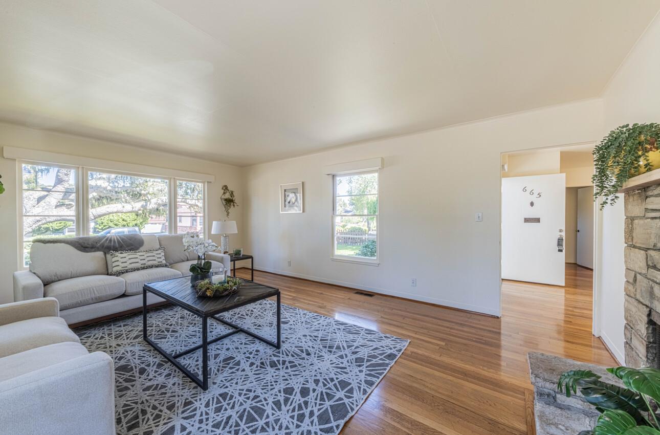Detail Gallery Image 7 of 35 For 665 Hillcrest Ave, Pacific Grove,  CA 93950 - 3 Beds | 2 Baths