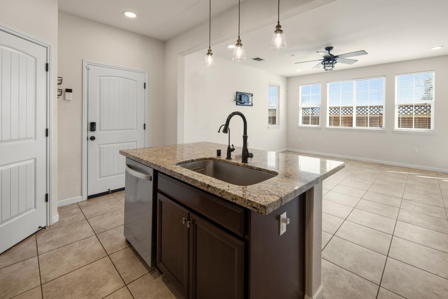 Detail Gallery Image 10 of 35 For 15181 Breckinridge Ave, East Garrison,  CA 93933 - 3 Beds | 3 Baths