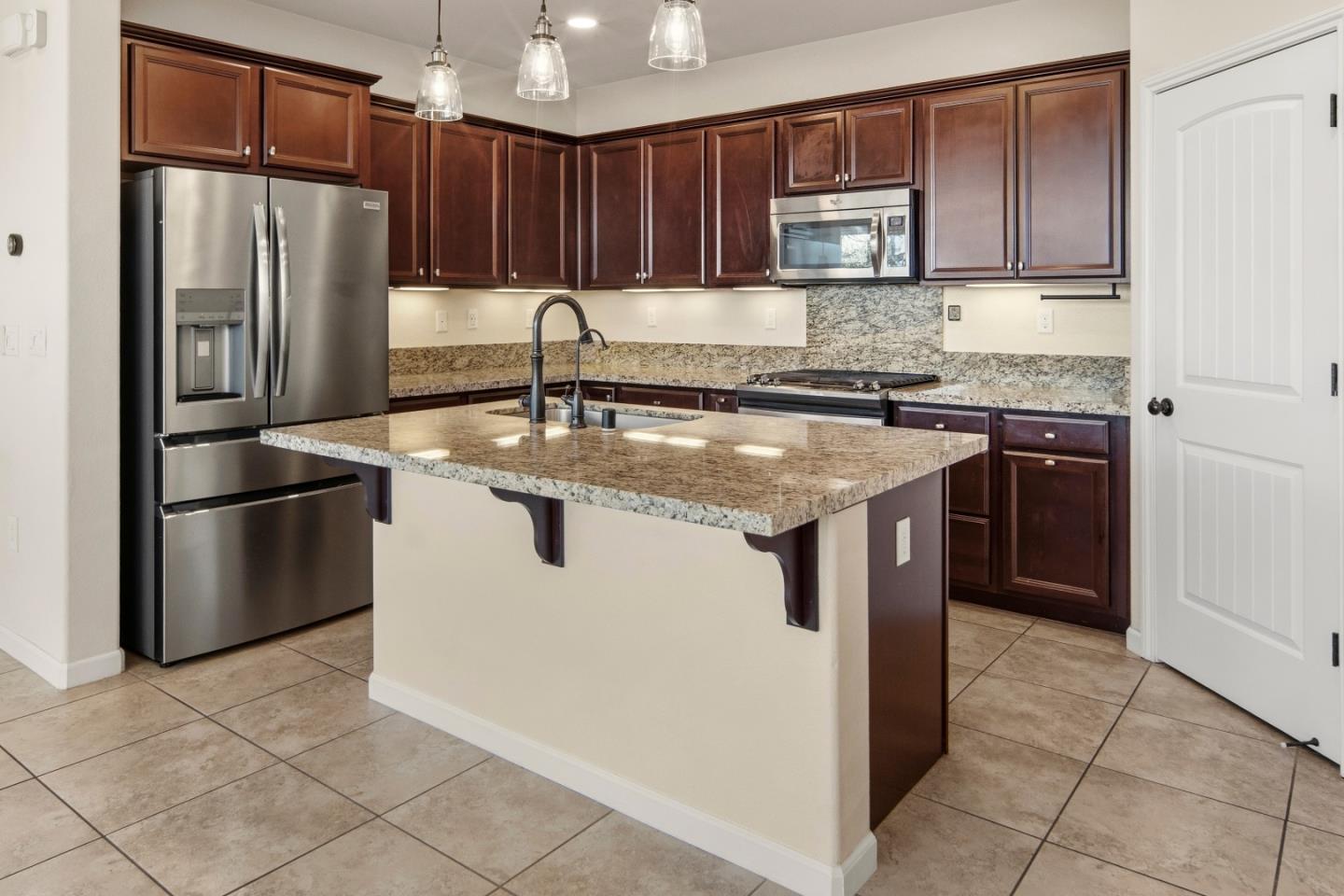 Detail Gallery Image 9 of 35 For 15181 Breckinridge Ave, East Garrison,  CA 93933 - 3 Beds | 3 Baths