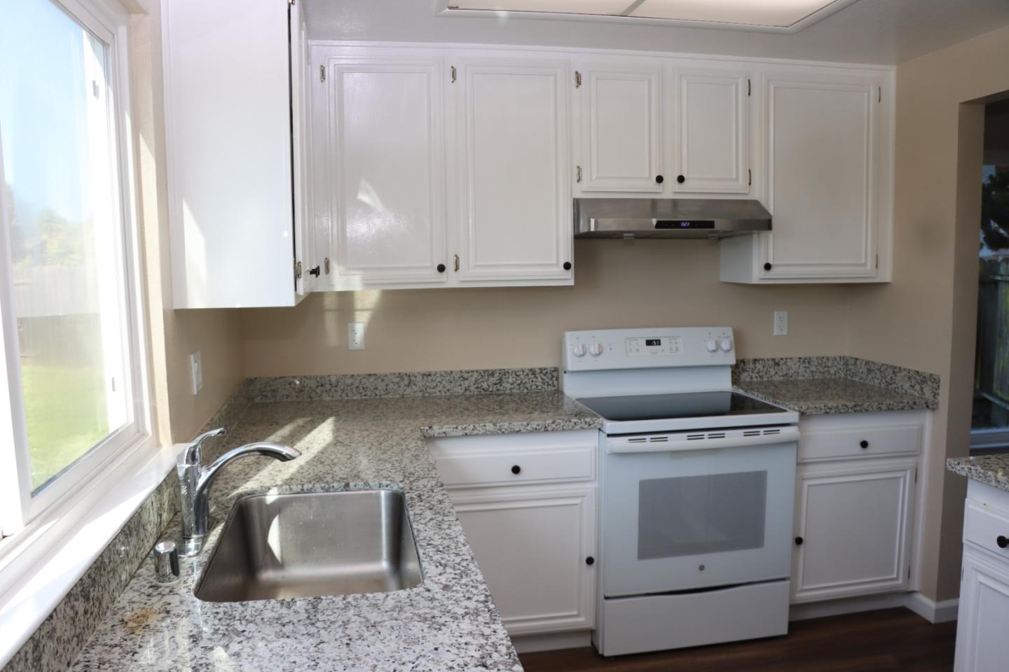 Detail Gallery Image 12 of 21 For 100 Justin Ct, Vallejo,  CA 94591 - 4 Beds | 2/1 Baths