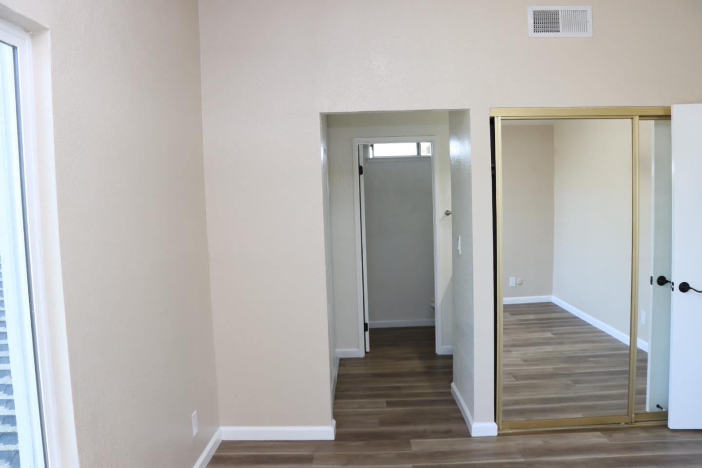 Detail Gallery Image 6 of 21 For 100 Justin Ct, Vallejo,  CA 94591 - 4 Beds | 2/1 Baths