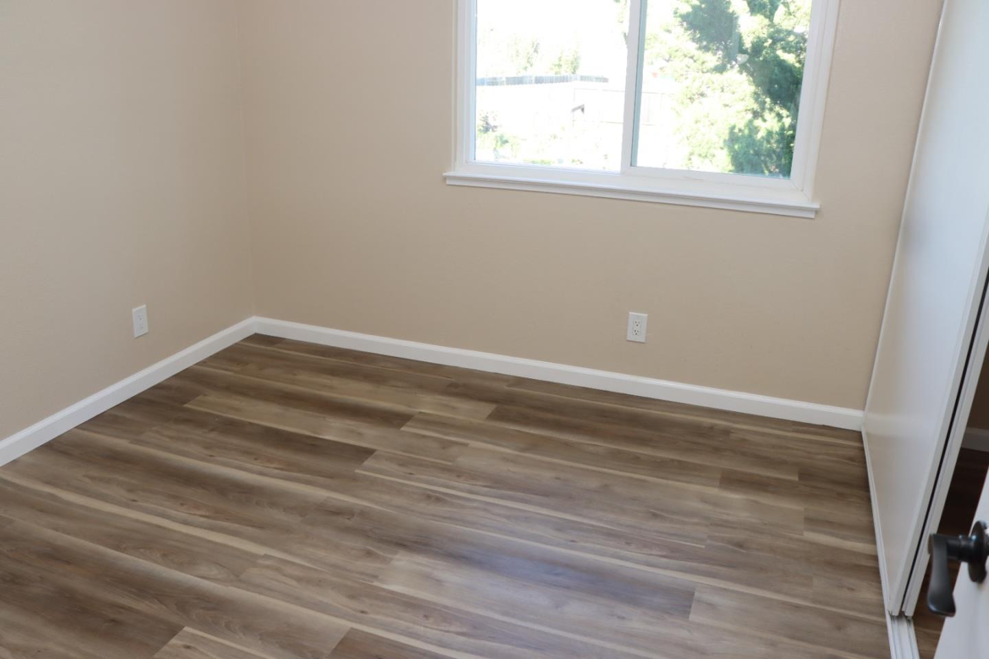 Detail Gallery Image 8 of 21 For 100 Justin Ct, Vallejo,  CA 94591 - 4 Beds | 2/1 Baths