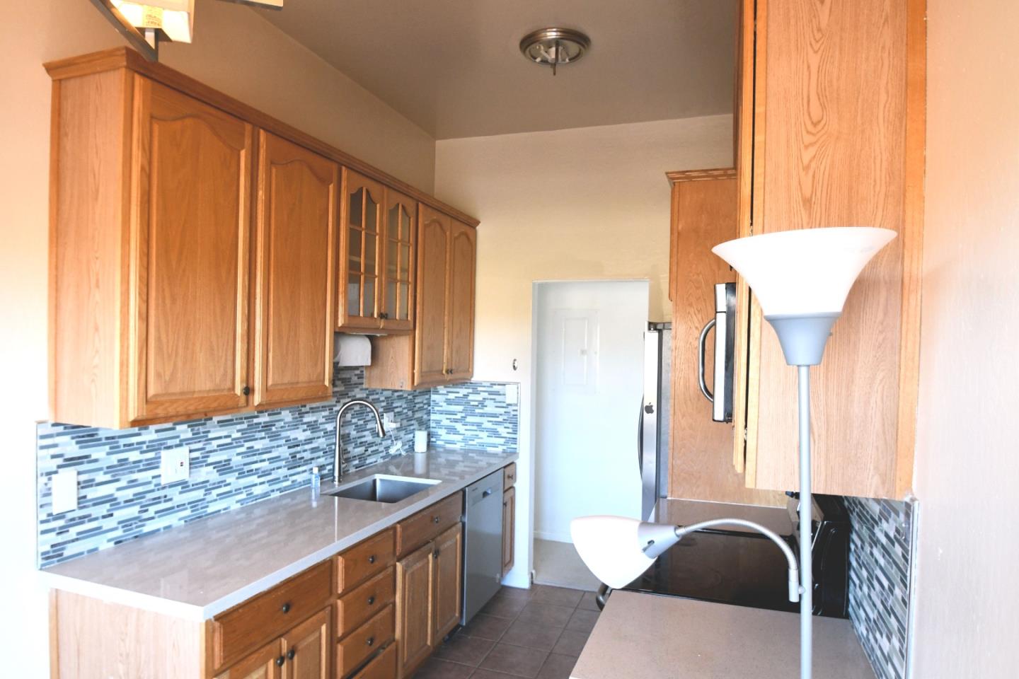 Detail Gallery Image 6 of 20 For 1111 Compass Ln #205,  Foster City,  CA 94404 - 3 Beds | 2 Baths