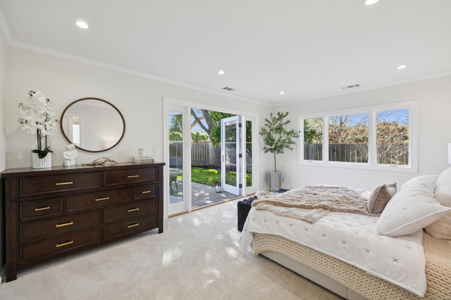 Detail Gallery Image 16 of 49 For 240 Briar Ln, San Mateo,  CA 94403 - 3 Beds | 2 Baths