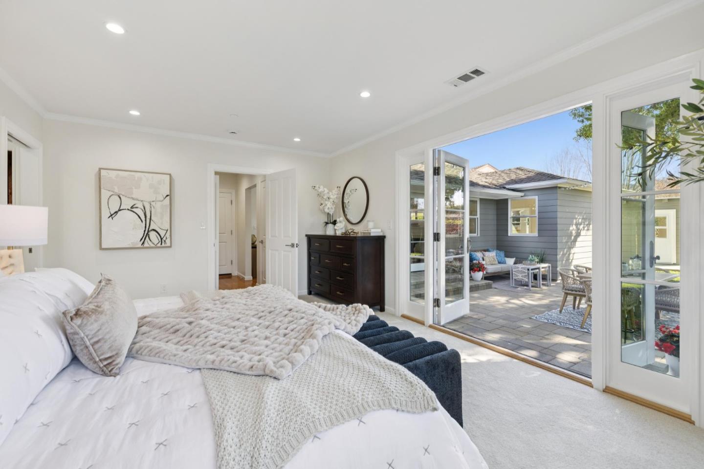 Detail Gallery Image 18 of 49 For 240 Briar Ln, San Mateo,  CA 94403 - 3 Beds | 2 Baths