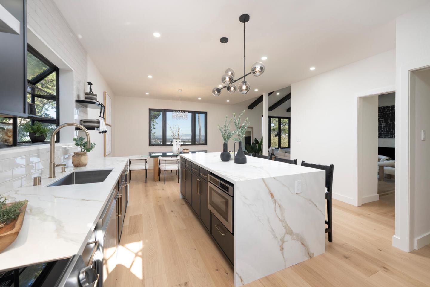 Detail Gallery Image 13 of 30 For 2612 Lincoln Ave, Belmont,  CA 94002 - 3 Beds | 2 Baths