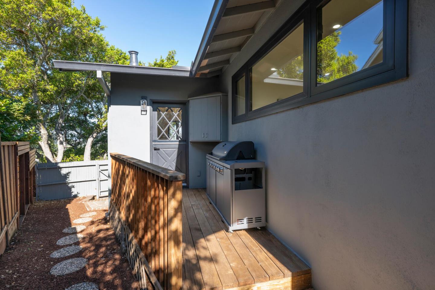 Detail Gallery Image 25 of 30 For 2612 Lincoln Ave, Belmont,  CA 94002 - 3 Beds | 2 Baths