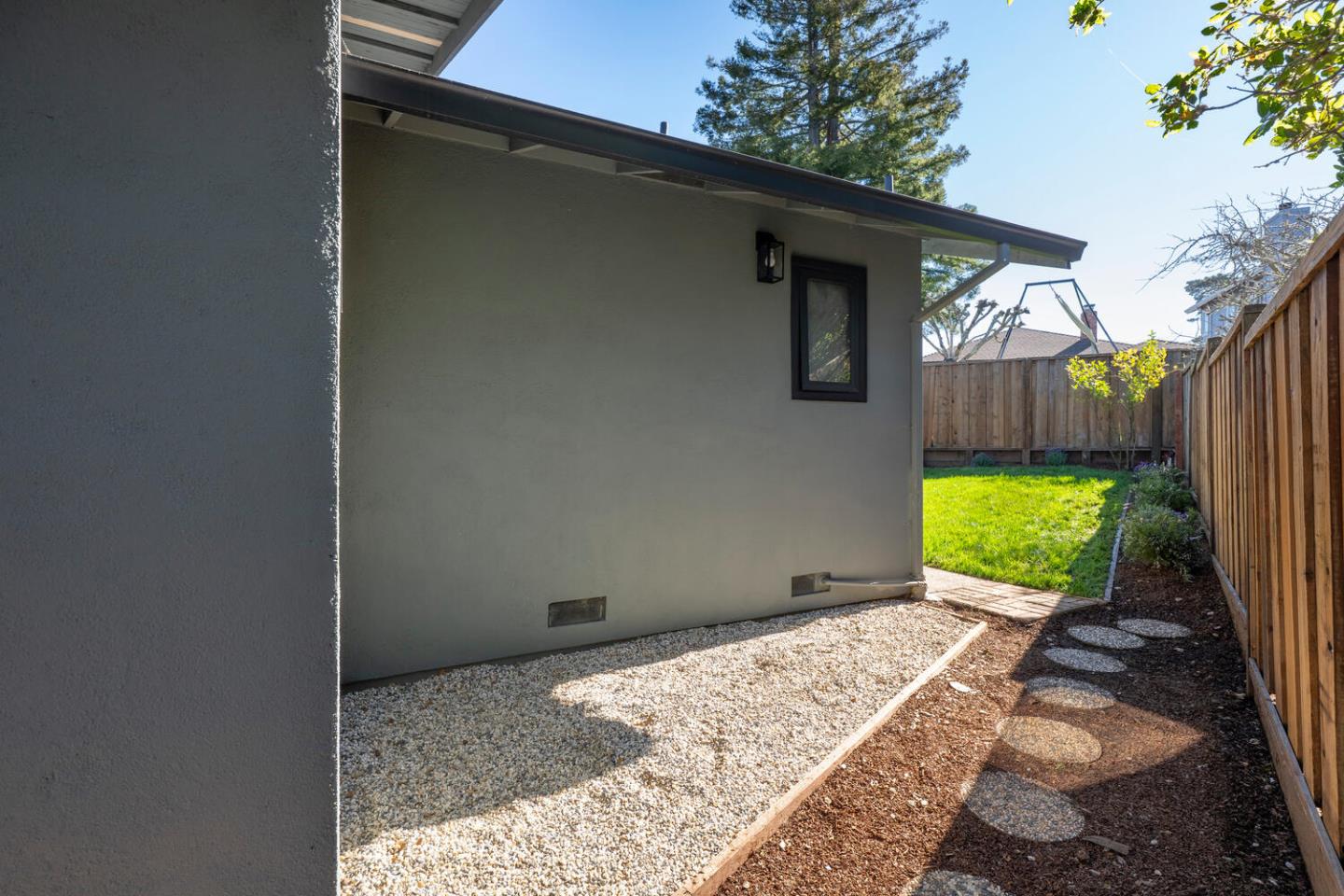 Detail Gallery Image 26 of 30 For 2612 Lincoln Ave, Belmont,  CA 94002 - 3 Beds | 2 Baths