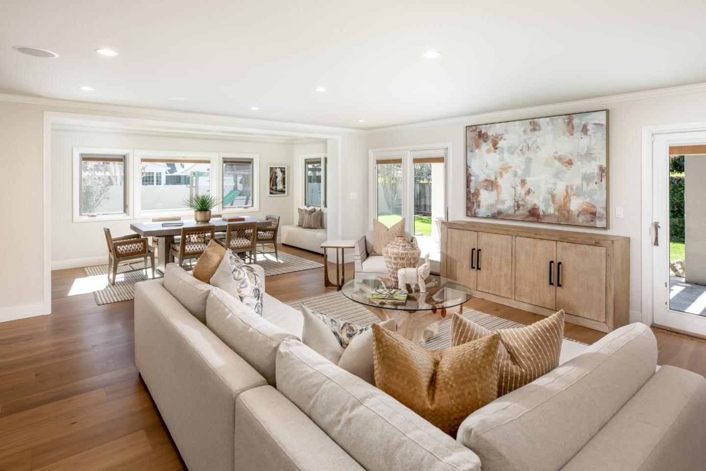 Detail Gallery Image 12 of 42 For 1940 Camino a Los Cerros, Menlo Park,  CA 94025 - 5 Beds | 3/1 Baths